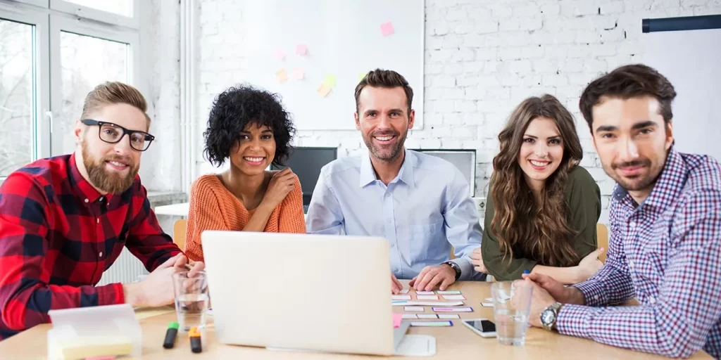Equipo empresarial reunido en ClubSema participando en espacios de formación, colaboración y crecimiento profesional.