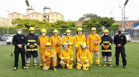 Brigada de emergencia empresarial durante proceso de capacitación y entrenamiento operativo realizado por Sema SAS.